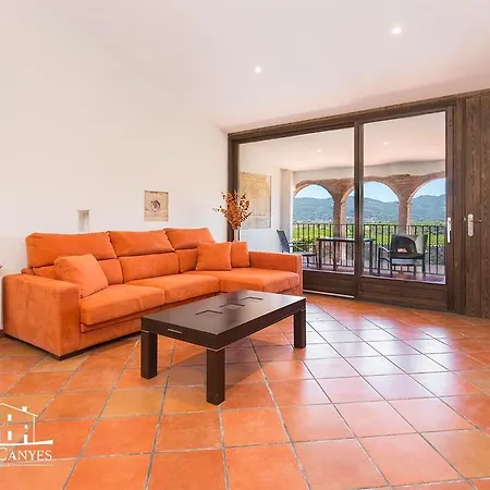 Country house Masia Canyes & *