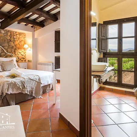 Masia Canyes & Country house San Lorenzo de Hortons