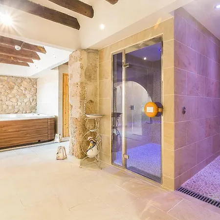 Country house Masia Canyes &